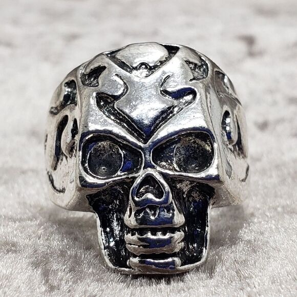 Stainless Men women Punk Design Skull Biker Ring - Picture 2 of 2